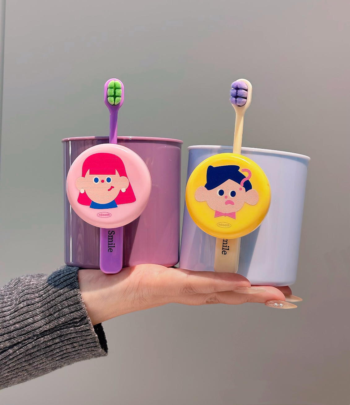 Elevate Your Daily Ritual | All-in-One Toothbrush Cup
